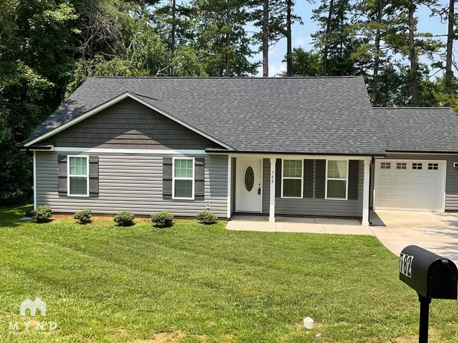 Photo - 782 Skyland Dr House