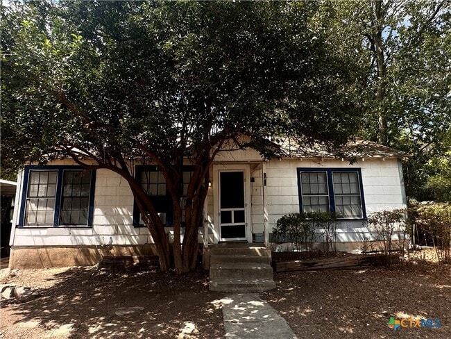 Building Photo - 240 W Sessom Dr Rental