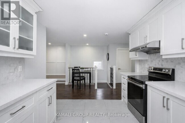 Photo - 449 Kenilworth Ave N