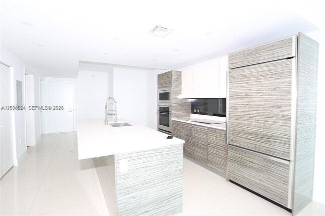 Photo - 460 NE 28th St Unidad 3404