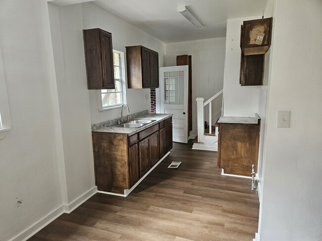 Photo - 917 Pecan Blvd