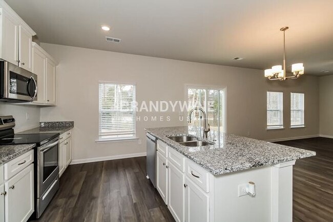 Photo - 589 Glenmanor Dr