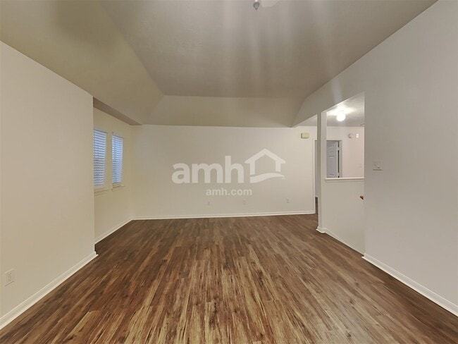 Photo - 12311 Claresholm Dr