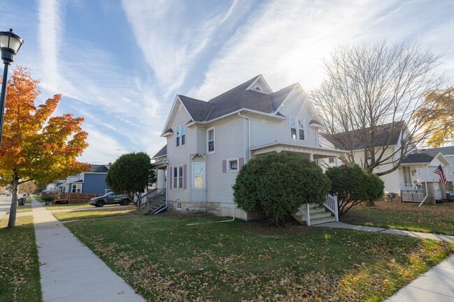 Photo - 355 Doty St Unit 355 1/2