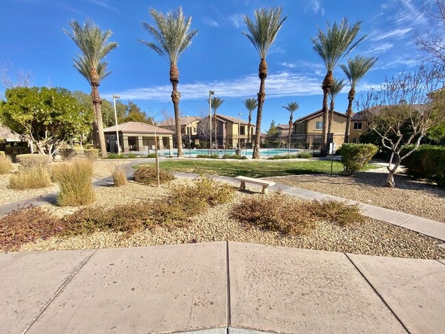 Photo - GORGEOUS 3 BEDROOM / 2 FULL BATH CONDO UNI...