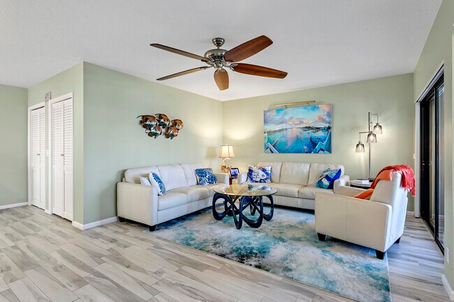 Photo - 16997 Waterbend Dr Unit 138