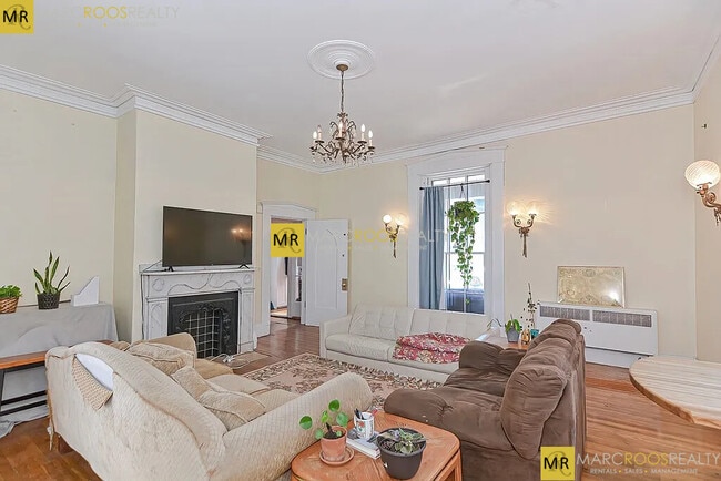 Photo - 139 Hillside St Unit A