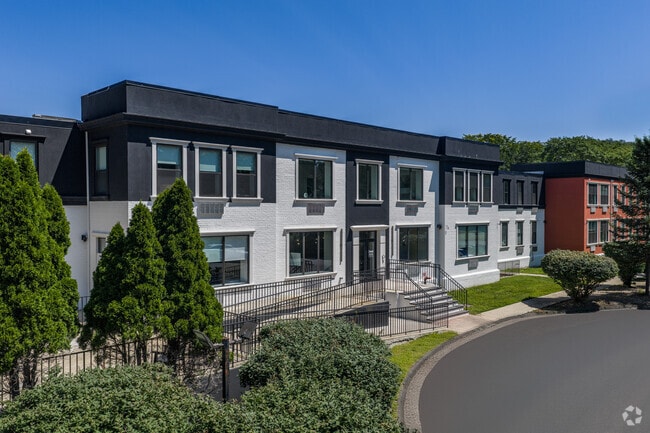 540 Bond St Bridgeport, CT 06610