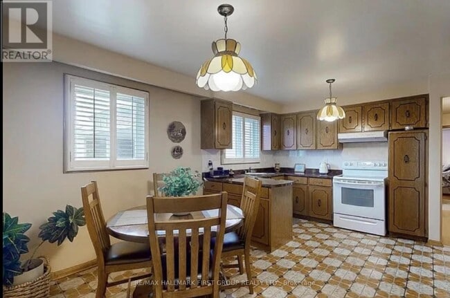 Photo - 23 St Paschal Ct