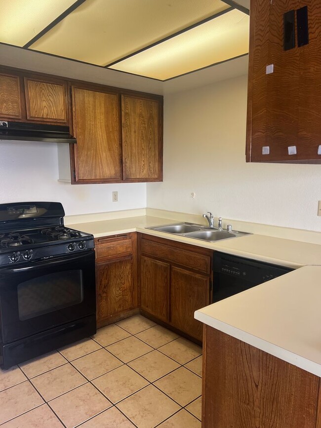 Photo - Ventura 3+2 condo in Woodbridge Park Community