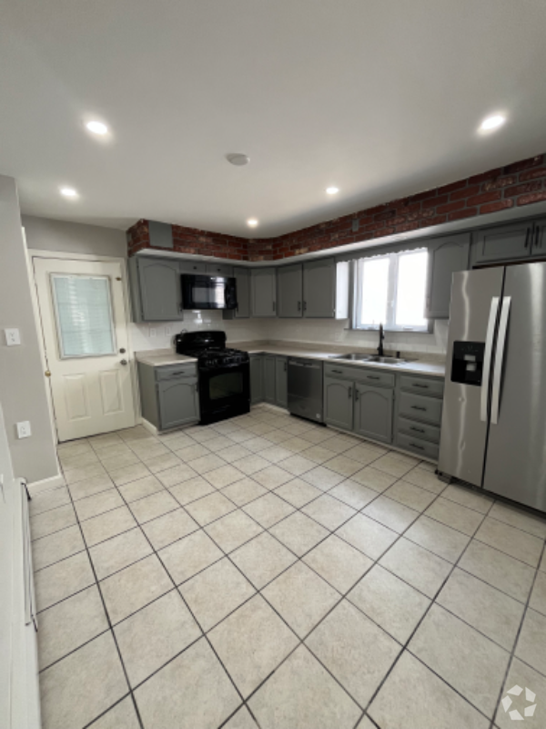 Building Photo - 10 Ferry St Unit 1 Rental