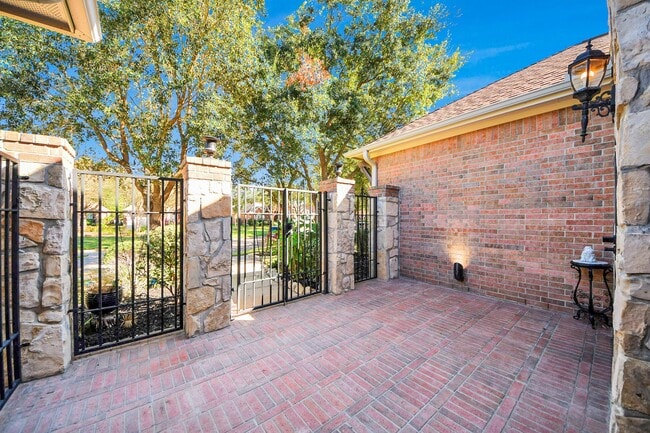 Photo - 7211 Spring Meadow Ln