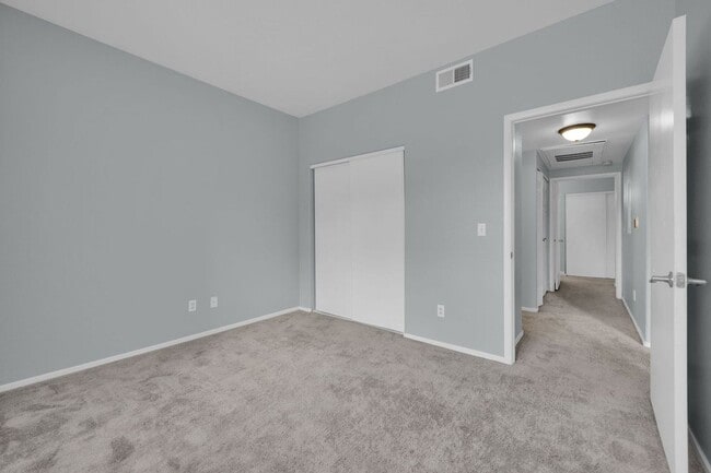 Photo - 5655 E Sahara Ave Unidad 1007