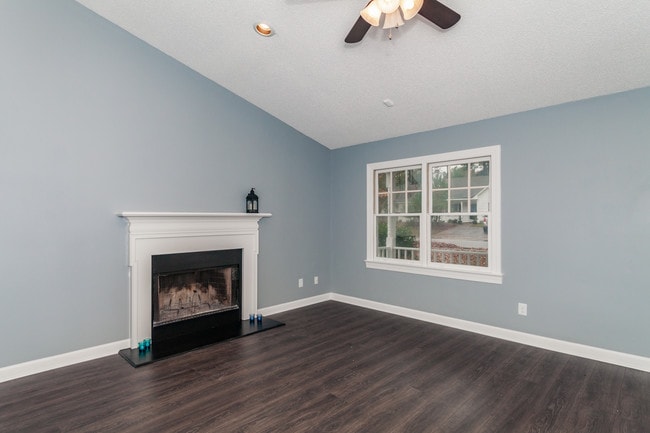 Photo - 2113 Tanglewood Rd