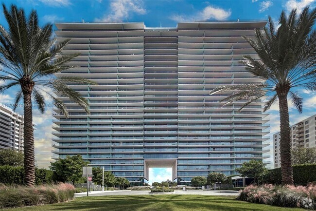 Building Photo - 10201 Collins Ave Unit 804 Rental