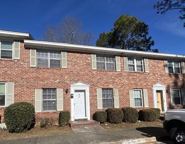 Building Photo - 1909 Ashford Ln Rental