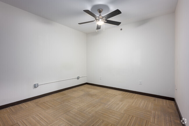 1BR, 1BA - 750SF - Bedroom