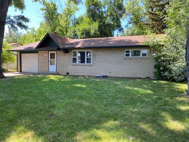 Photo - 3 Bed 1 Bath w/ 1 car garage West-Side Fort Collins Ranch