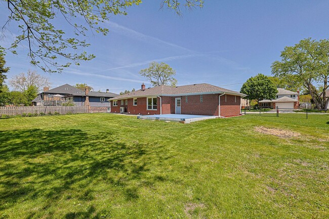 Photo - 2232 Sprucewood Ave
