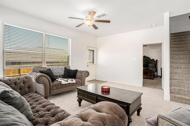 Photo - 921 Primrose Dr