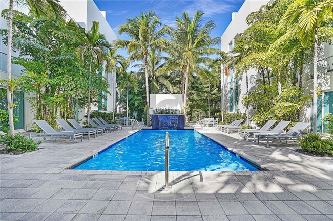 Building Photo - 741 NE 4th Ave