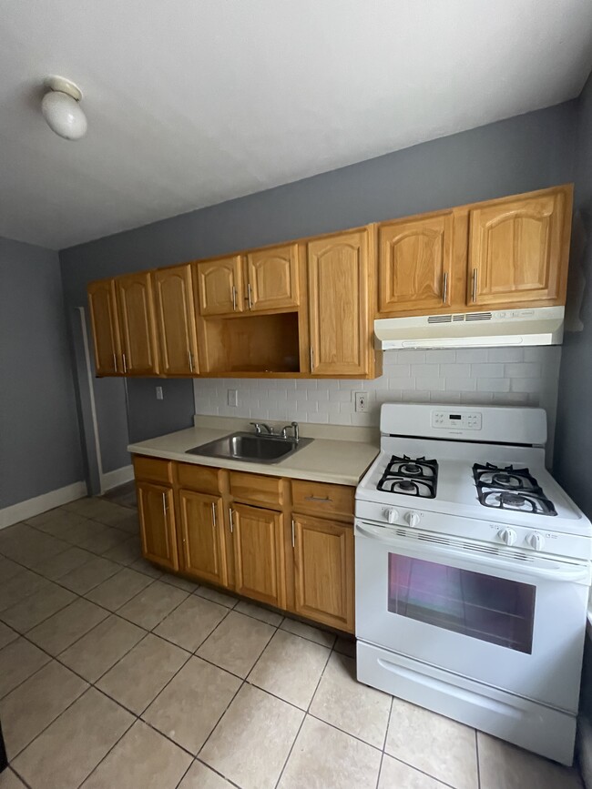 Photo - 130 W 47th St Unidad 21 Rental