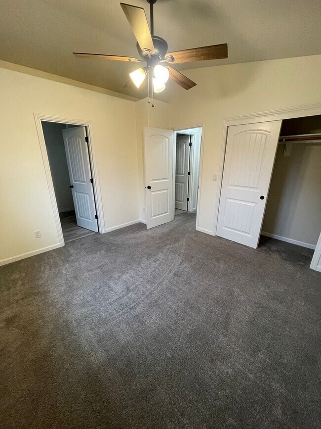 Photo - 4 Bedroom House in Jefferson!