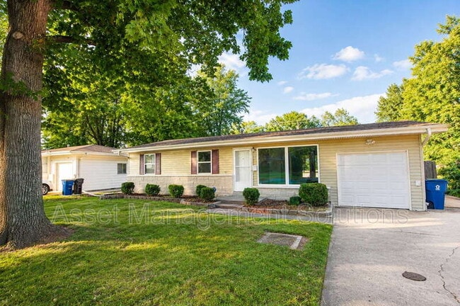 Building Photo - 723 Riderwood Dr