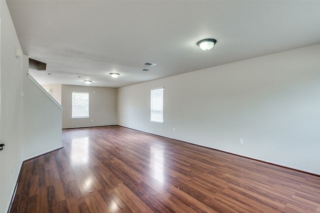 Photo - 8620 Star Thistle Dr