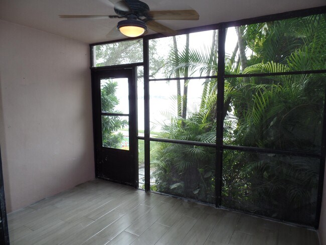 Photo - 109 Lake Emerald Dr