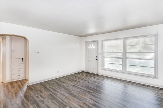 Photo - Cozy 2 Bedroom for Fall