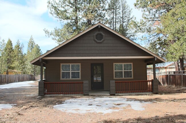 Building Photo - 3 Bedroom House For Rent in Oregon Water Wonderland