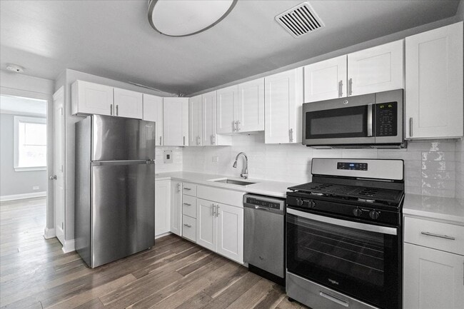 6705 N California Ave Unit 11-GW