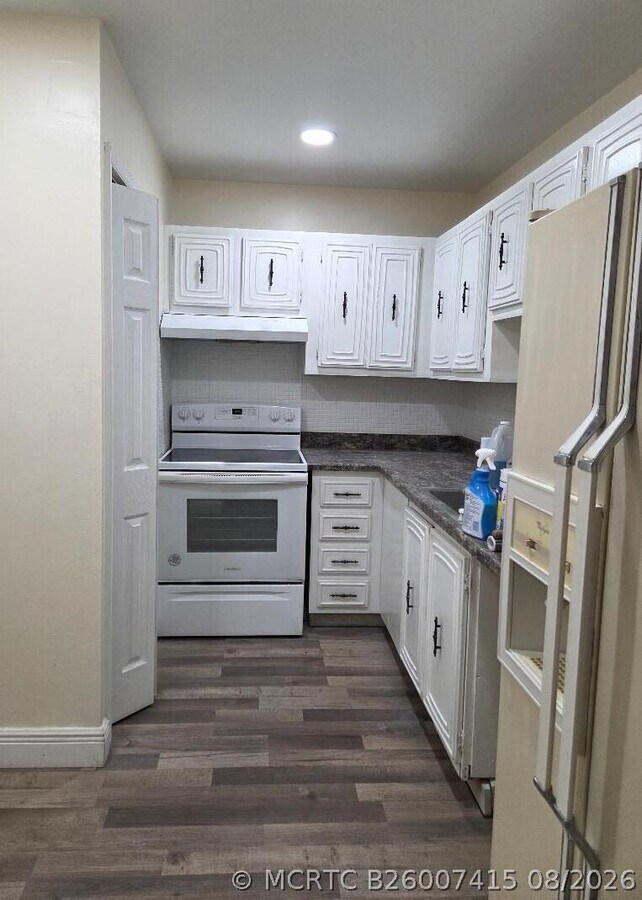 Photo - 220 NW 43rd Ct