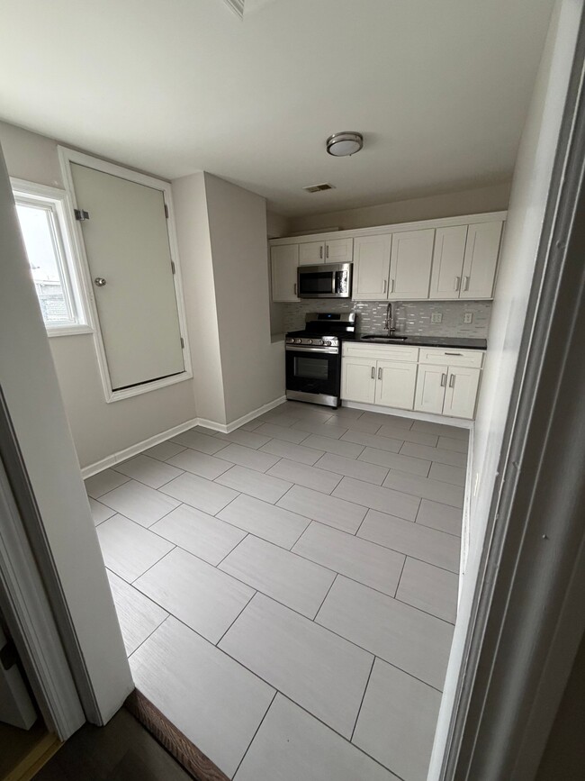 Photo - 65 Ann St Unit 3rd Floor
