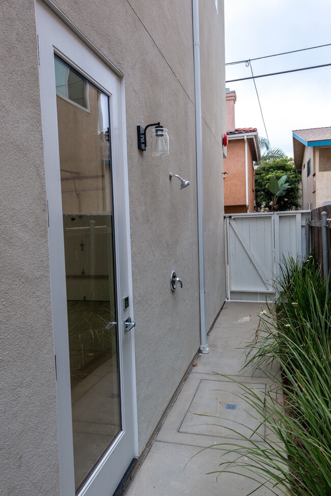 Side Entrance and Shower - 154 Elder Ave