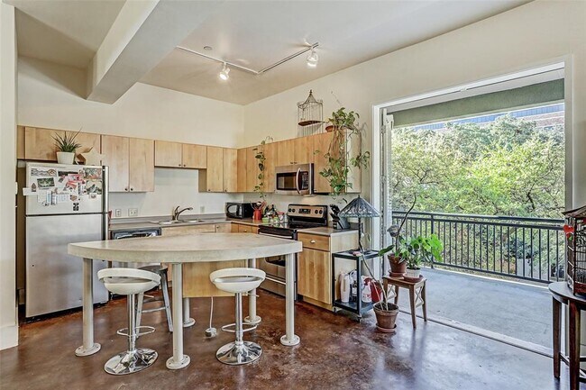 Photo - 911 Keith Ln Unidad 13