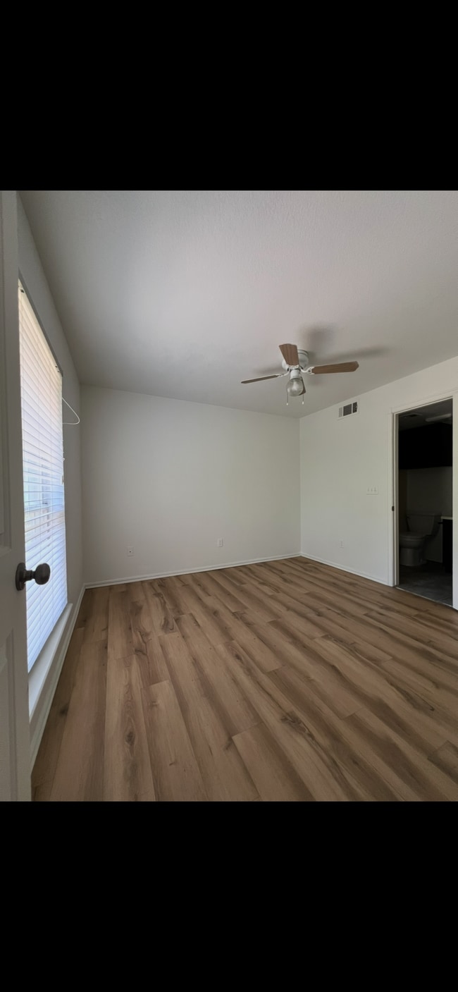 Photo - 11525 N Meridian Ave Unit Forest Point 216
