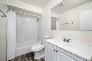 Photo - 369 Greenbay Ave