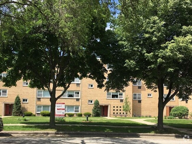 Building Photo - 1 bedroom in Skokie IL 60077 Unit D1 Rental