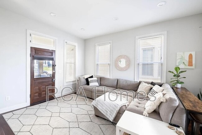 Photo - 1425 Orange St