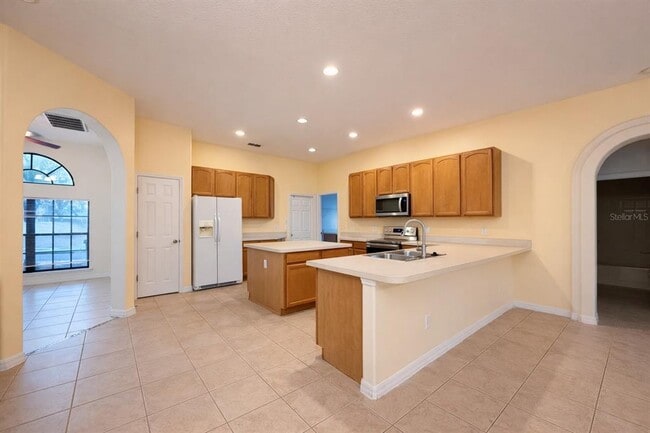 Photo - 540 Coventry Rd