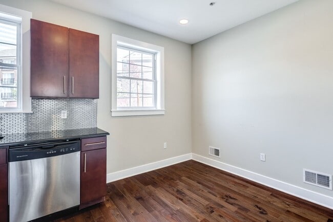 Photo - 2631 Catharine St Unit A