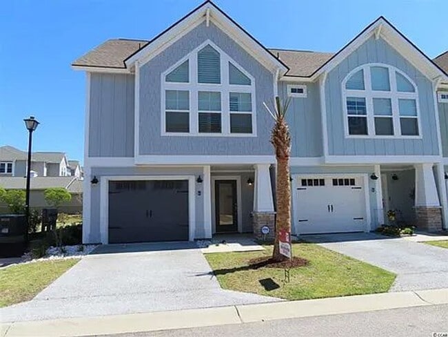 Building Photo - Modern 3 Bed/3 Bath End Unit Townhome - Close to Everything - GREAT PRICE!