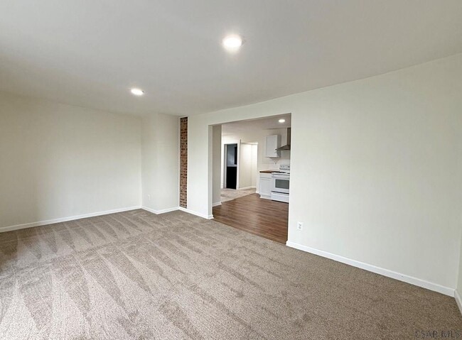 Photo - 900 Somerset Ave