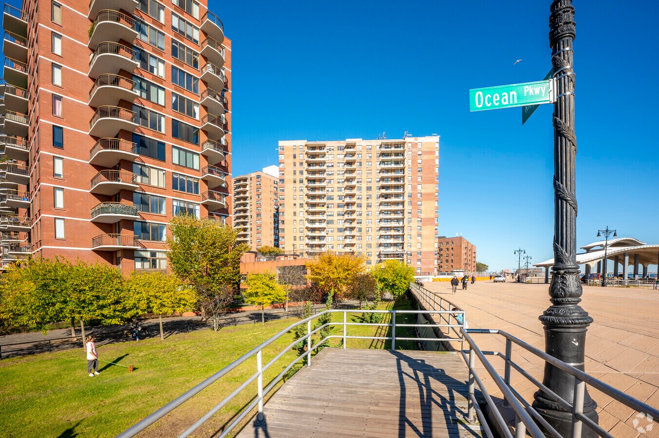 Photo - Brighton Towers A