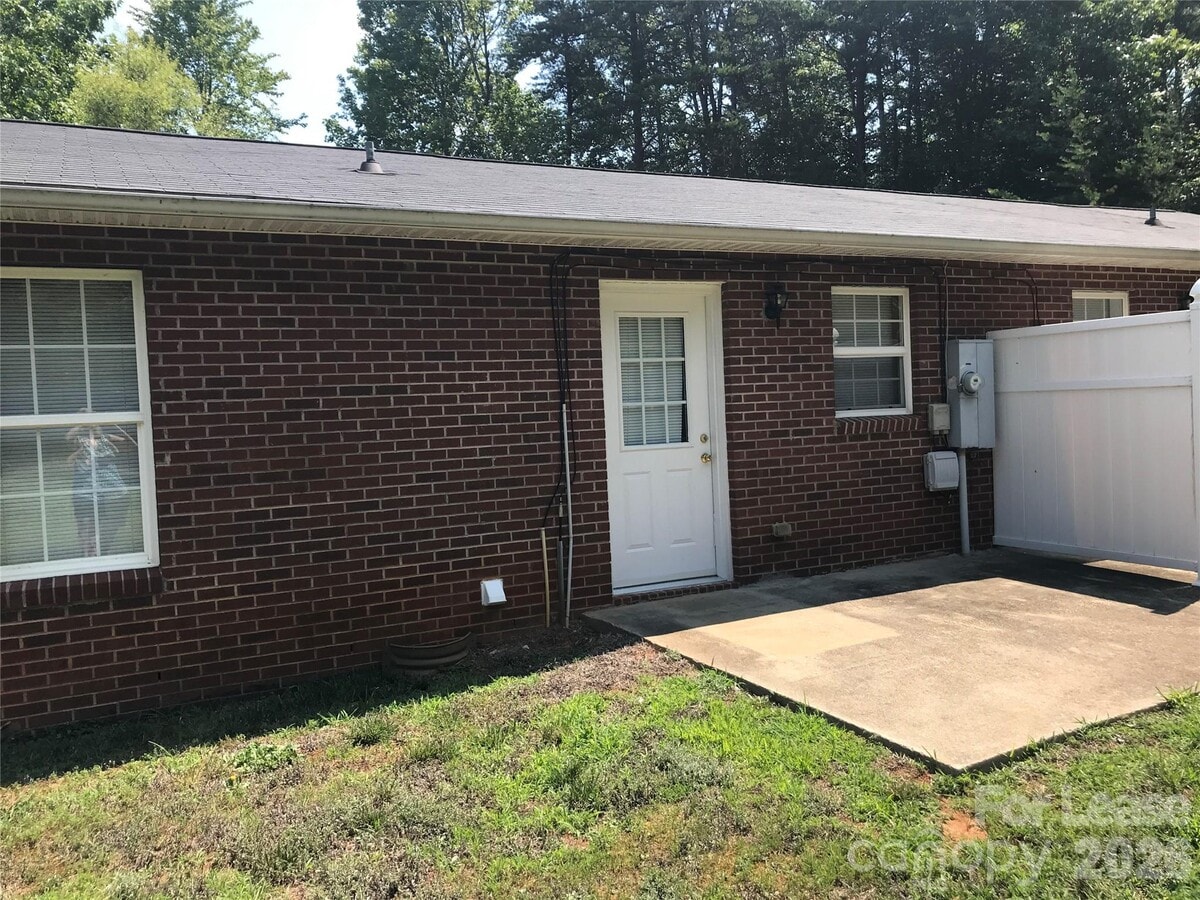 Photo - 498 Car Farm Rd