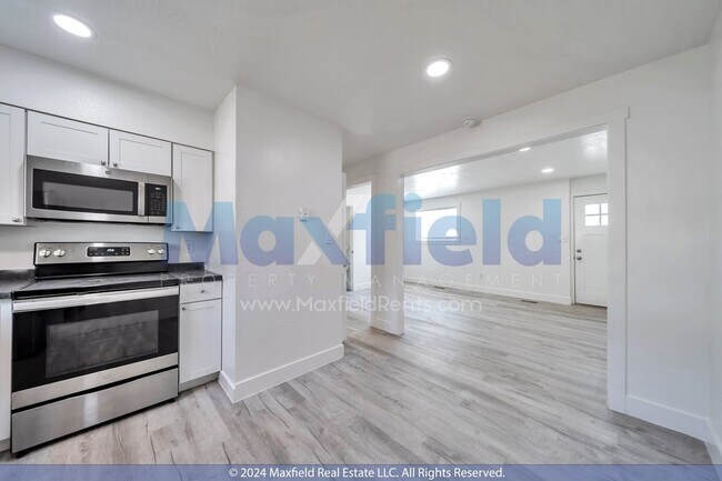 North Salt Lake 2 BD 1 BA - $500.00 Security Deposit OAC -Brookside Lofts Unit 18