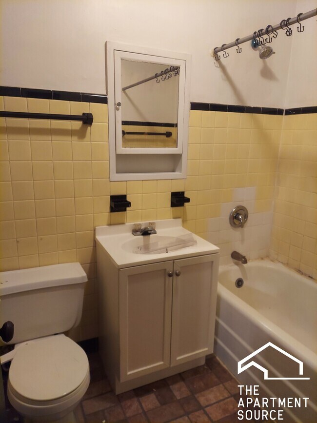 Photo - 4423 N Wolcott Ave