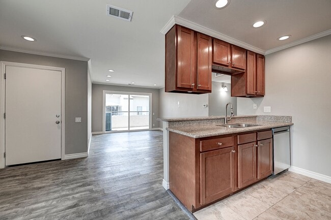 Building Photo - MUST SEE!!! BEAUTIFUL!!! – Updated Upstai... Rental